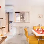 Monkeys Apartments Setas